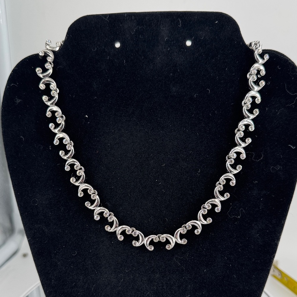 Nina Ricci Silver Curved Necklace NWT P09